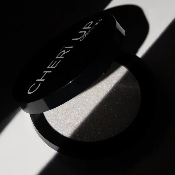 THE GLASS FLOWER HIGHLIGHTER